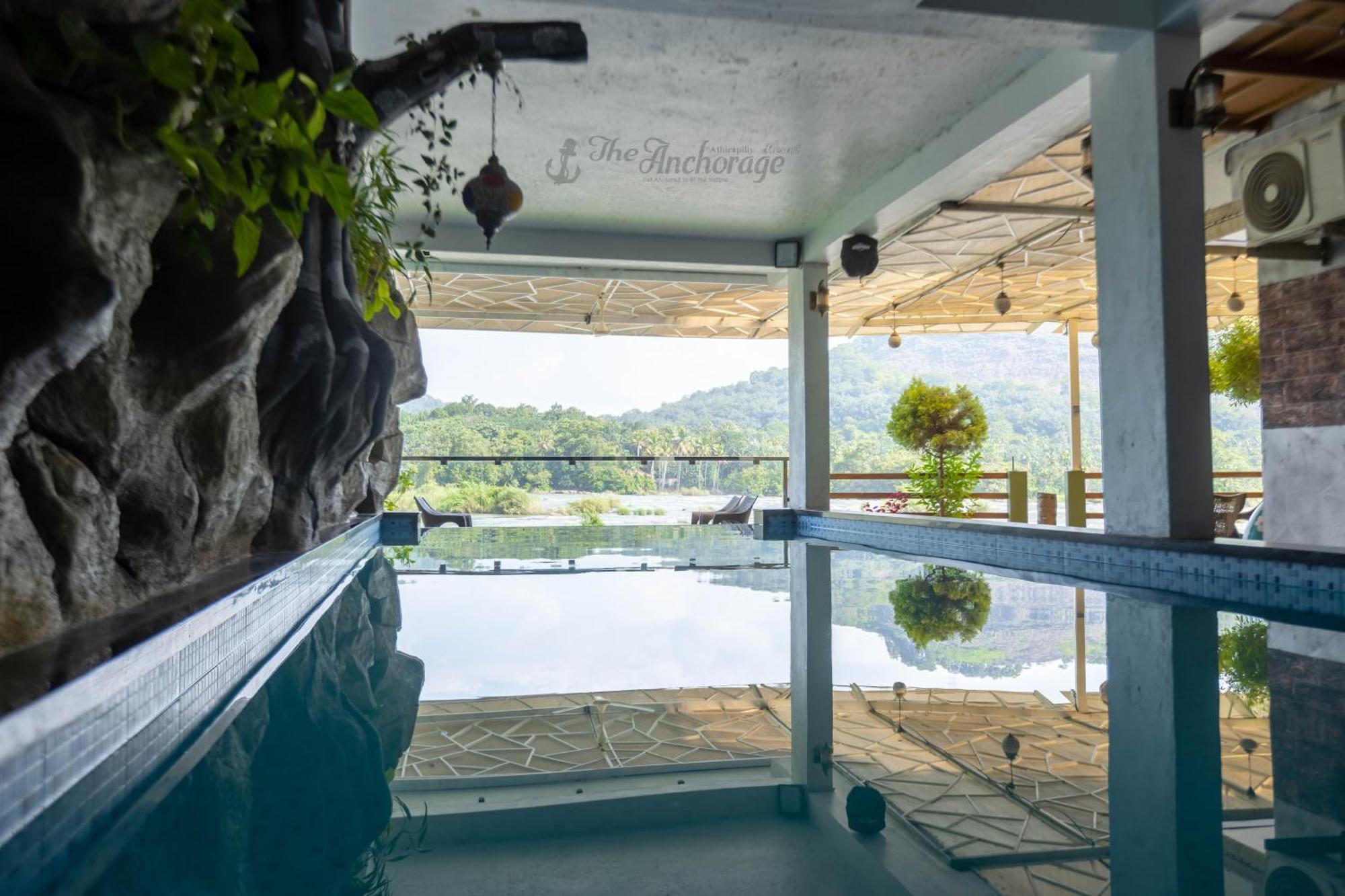 אטירפאלי The Anchorage Athirapilly Resort מראה חיצוני תמונה